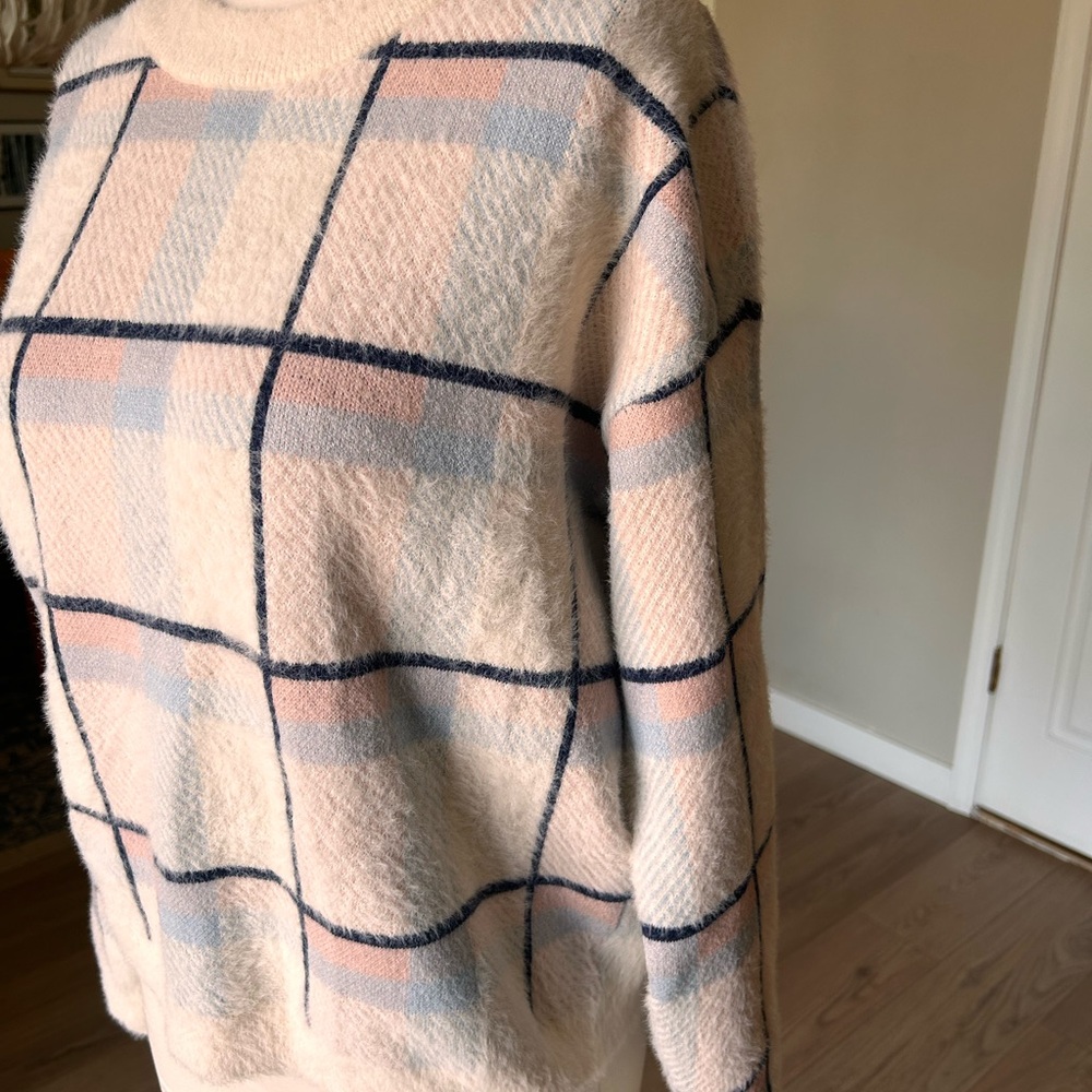 Cyrus plaide cozy fuzzy plaid sweater S/M - Picture 2 of 7
